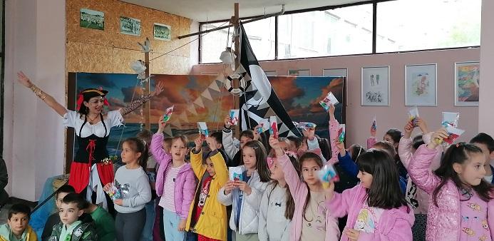 В Стара Загора: Пиратски кораб акостира в XI  ОУ „Николай Лилиев“, а бъдещи първокласници откриха невиждано съкровище - знанието