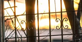 В Старозагорско: Крадци изнесоха мебели и техника от заведение