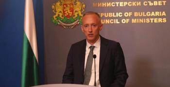 Красимир Вълчев с коментар по темата за „единствения учебник“ по предмет