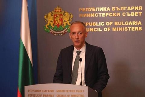 Красимир Вълчев с коментар по темата за „единствения учебник“ по предмет