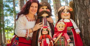 Красива история: За Мария и нейните кукли, които носят радост