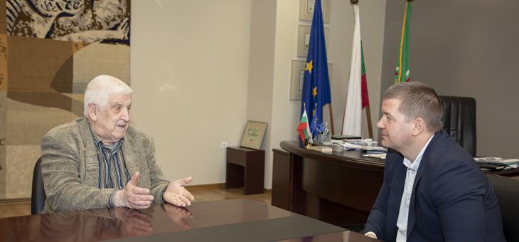 Кметът Живко Тодоров се срещна с образователния деец Кънчо Матев навръх празника на Св. св. Кирил и Методий