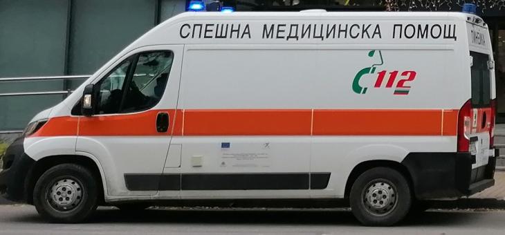 Пътен инцидент между автовоз и микробус на Подбалканския път