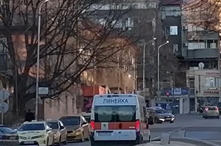 В Стара Загора лек автомобил "Хонда" блъсна 15-годишно момиче на пешеходна пътека