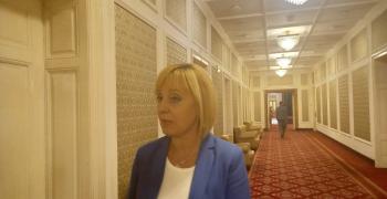 Мая Манолова: От 1 октомври минималната пенсия става 490 лв., а втората година от майчинството – 650 лв.