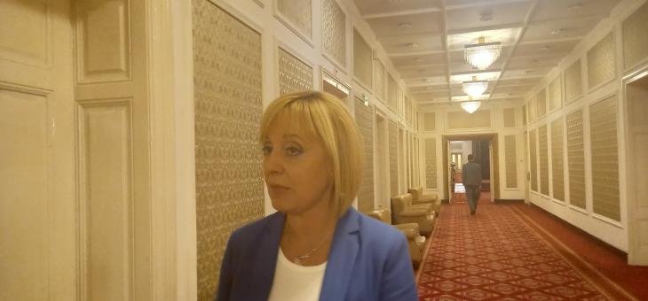 Мая Манолова: От 1 октомври минималната пенсия става 490 лв., а втората година от майчинството – 650 лв.