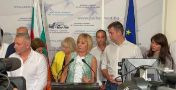 Манолова внесе в парламента компенсации по 6 000 лв. на фирма с намален оборот и на самоосигуряващи се