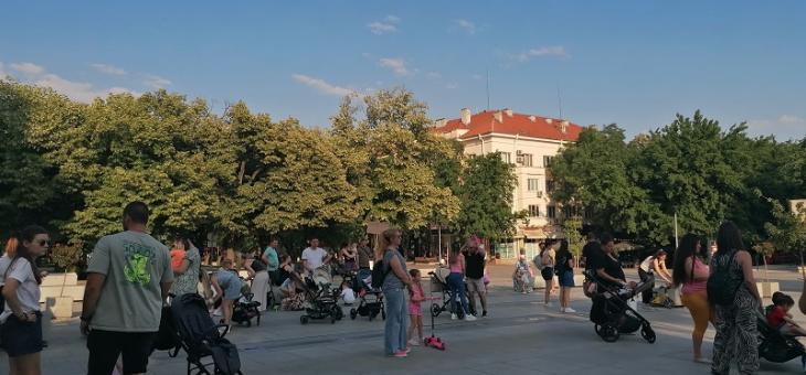 Протест „Майчинството не е милостиня“ и в Стара Загора