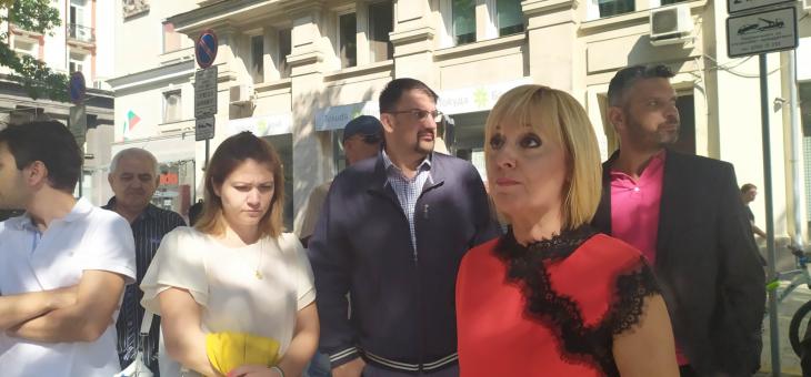 Манолова към Радев: Предприемете необходимите действия за машинното гласуване
