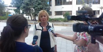 Манолова: Ключът към решаването на проблемите в България е повишаването на доходите