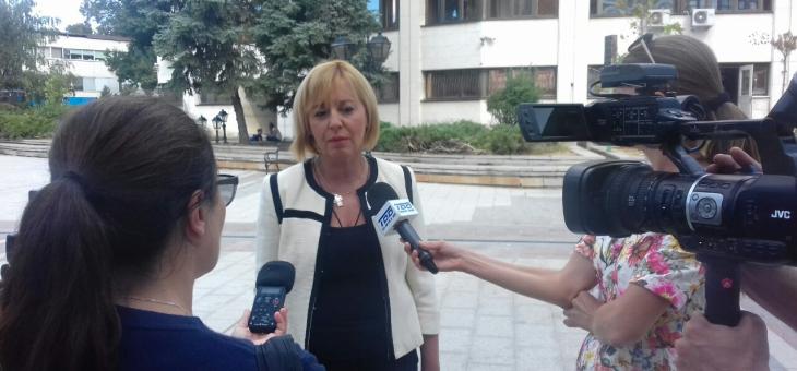 Манолова: Ключът към решаването на проблемите в България е повишаването на доходите