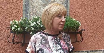 Манолова: Мерките на Борисов са подарък за рождения ден на Пеевски