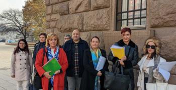 Внесоха 4000 подписа за помилване на Десислава Иванчева