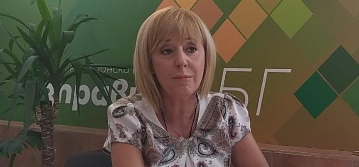 Манолова ще поиска от президента и премиера да предложат референдум по въпросите за промените в Конституцията