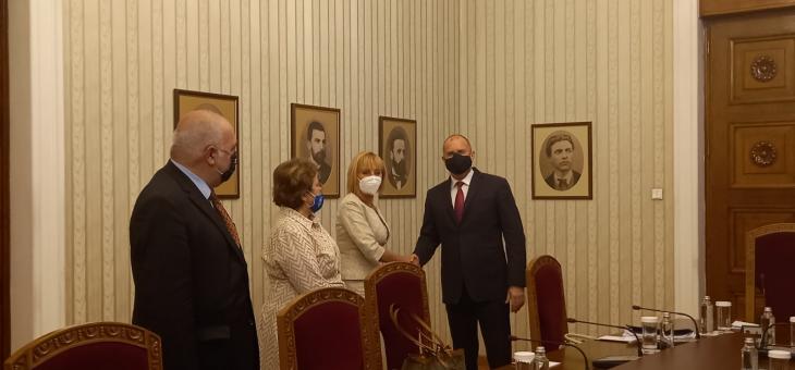 Мая Манолова: Ще положим всички усилия третият мандат да бъде реализиран