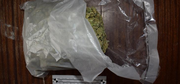 Криминалисти иззеха марихуана от жилище в Стара Загора