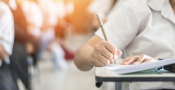 Десетокласниците се явяват на националното външно оценяване по БЕЛ