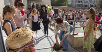 Пъстър бе първият учебен ден в Стара Загора