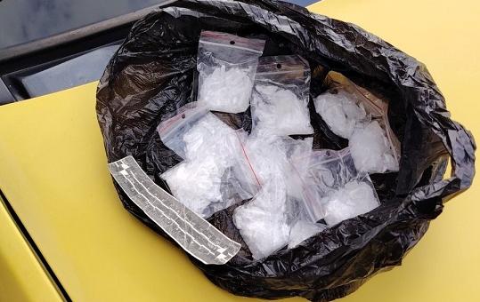 Полицейски служители от Второ РУ иззеха голямо количество метамфетамин 