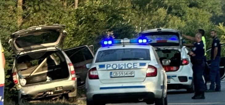 Задържаха шофьор и мигранти на пътя Казанлък - Стара Загора