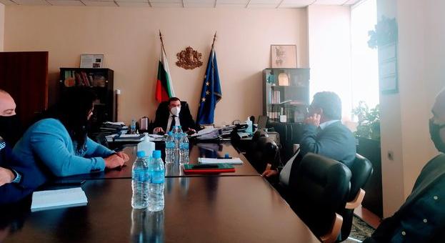 Министър Ангелов: Засилваме контрола по спазването на противоепидемичните мерки и в дискотеките, и в нощните клубове