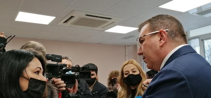Министър Ангелов в Стара Загора: Продължават разговорите с ресторантьорите
