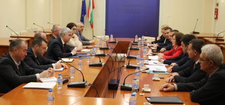 Министър Малинов: Предлагаме законодателни промени, които да минимизират авариите при електроснабдяването