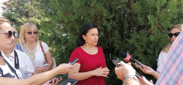 Министър Танева в Стара Загора: Ще изпратим тежка година