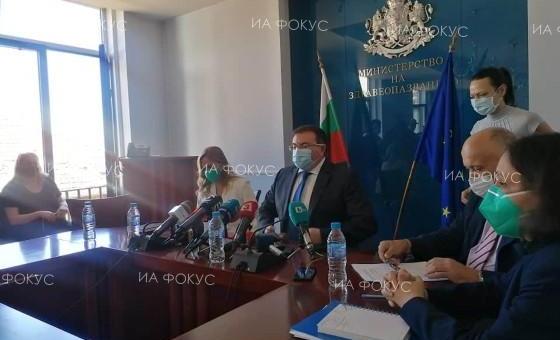 Министър Ангелов: Ще има увеличение на заплатите на медиците