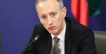 Няма да удължават учебната година