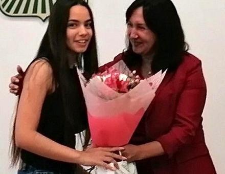 100 точки успех и как Симона Стоянова от Стара Загора ще продължи по пътя на отличниците