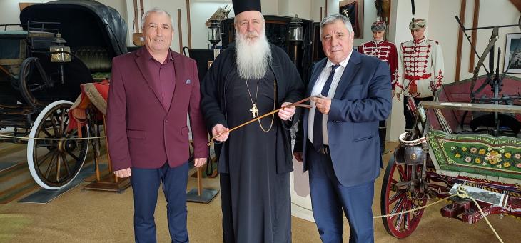 Дядо Сионий дари ценен експонат на Музея на коня в Тракийския университет