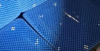 От БДЖ сигнализират за нарязани нови седалки във влака от Бургас за София