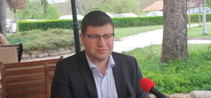 Атанас Михнев, ПП: Не бих дарил заплата за оръжия за Украйна