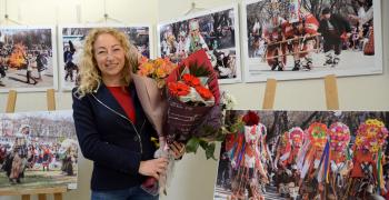 Магията на маскарадните игри показаха в изложба Жейна Желева и Надежда Кутева 