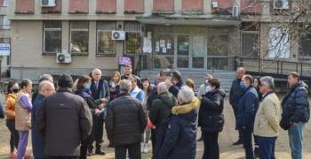 Нинова: Ще алармирам институциите за казуса със здравеопазването в Раднево