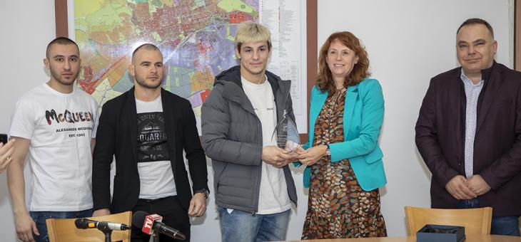 Радомир Стоянов от Стара Загора спечели бронзов медал от Световното първенство по ММА  