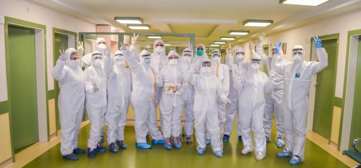 Лекари от Болница "Тракия" завършиха успешно ротацията си в отделение "Covid-19"