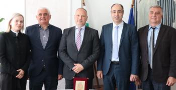 Почетен знак на областния управител получи Ветеринарномедицинският факултет при ТрУ
