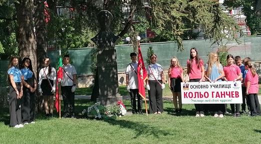 В Стара Загора: Венци и цветя за героите от Старозагорското въстание