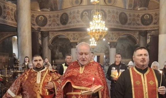 В храм „Свето Въведение Богородично“ в Стара Загора бе отслужена панахида за загиналите от пътнотранспортни произшествия   