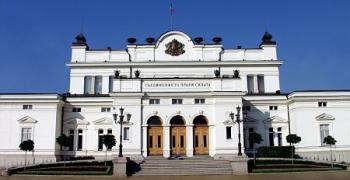 На първо четене: Прагът на задължителната регистрация по ДДС вече е 100 000 лева оборот