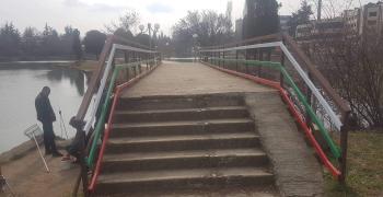 Ремонтиран е парапетът на моста на езеро "Загорка"