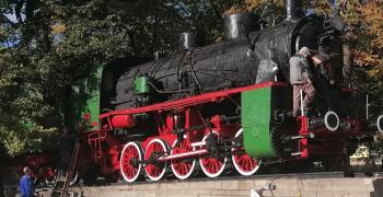 Локомотив № 555 пази историята на гарата в Стара Загора