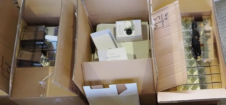 Полицаи от ОДМВР – Стара Загора иззеха огромно количество парфюми и други стоки с обозначения на защитени търговски марки