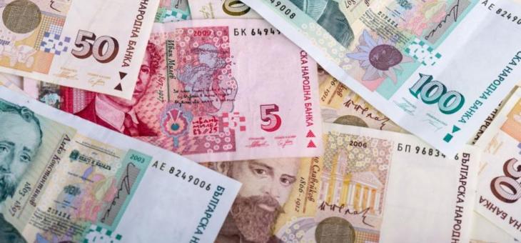 Увеличават парите за безработица