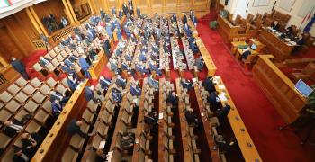 Депутатите приеха поправките в Закона за здравето за мерките след 13 май