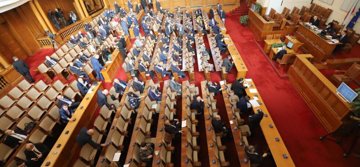 Депутатите приеха поправките в Закона за здравето за мерките след 13 май