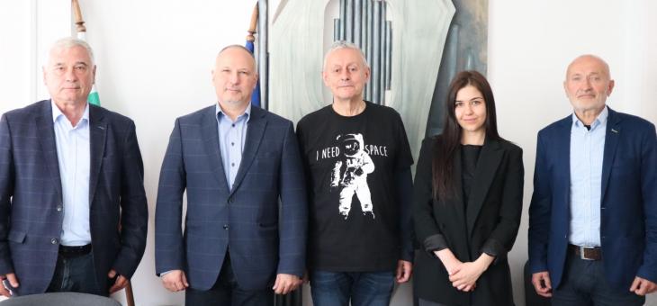 Областният управител Иван Чолаков проведе среща с президента на Атлантическия клуб в България Соломон Паси