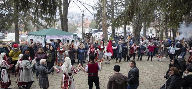 Над 300 участници събира 15-тото издание на „Празник на пелина" в старозагорското село Змейово